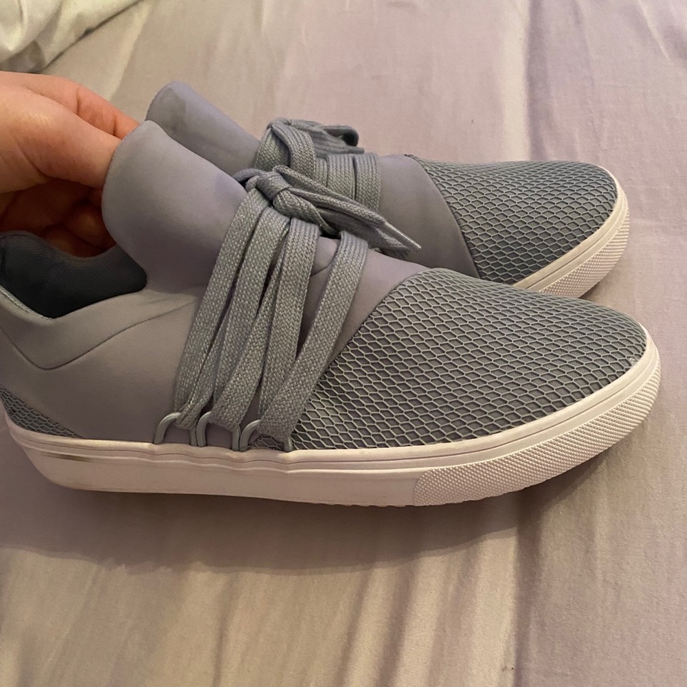 sneaker shoes